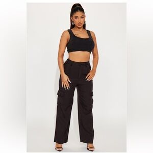 Black wide leg cargo pants. Summer style, waist band strech, airy, comfortable